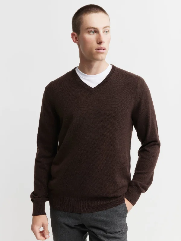 Mens Essential Cashmere V Sweater - Chocolate